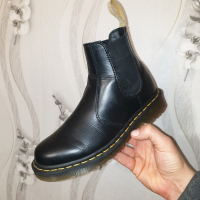  Dr. Martens Vegan 2976 ОРИГИНАЛНИ Боти , номер 39, снимка 10 - Дамски боти - 44575021