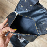 Уникална нова бутикова чанта от естествена кожа Litla flugan ! , снимка 8 - Чанти - 44686890