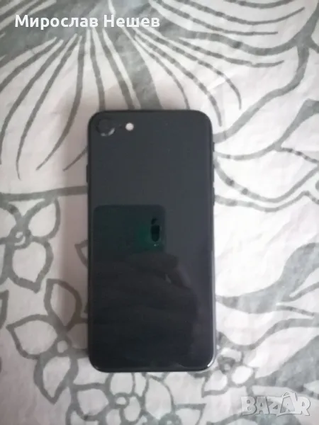 Продавам iphone se 128 GB 2020 година, снимка 1