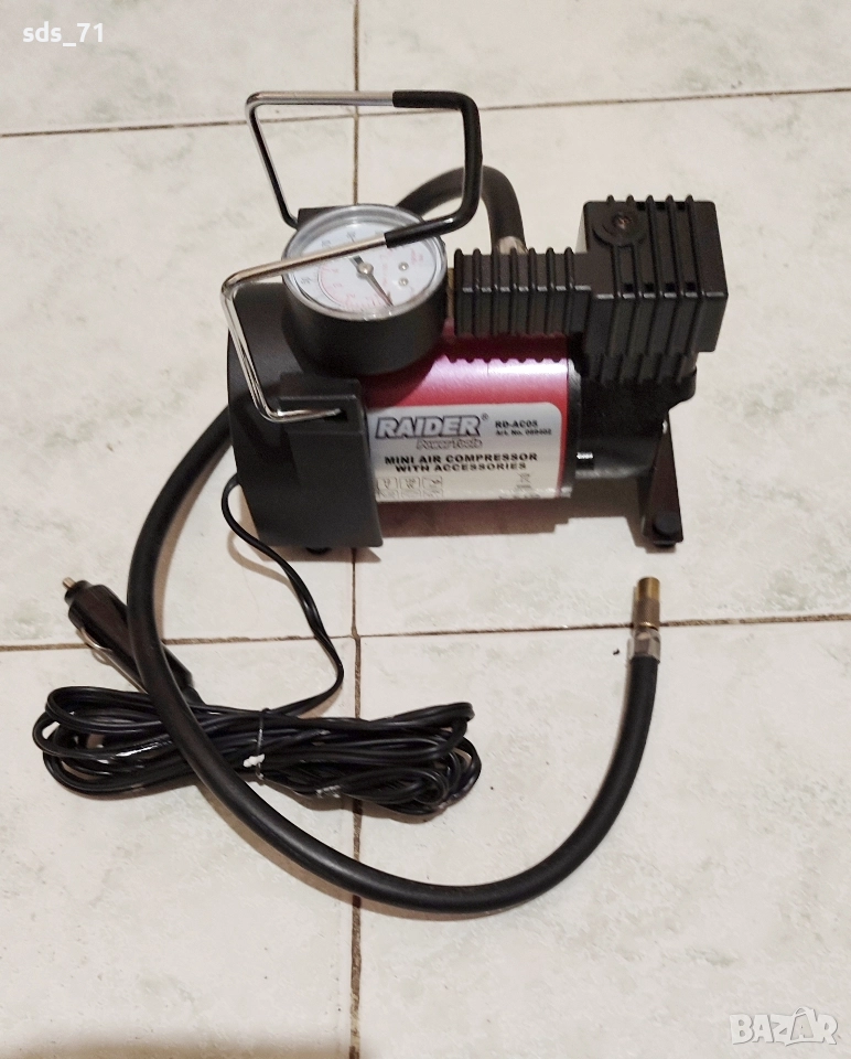 Миникомпресор Raider 12V  ,пускан два пъти като нов  . 20 лв, снимка 1
