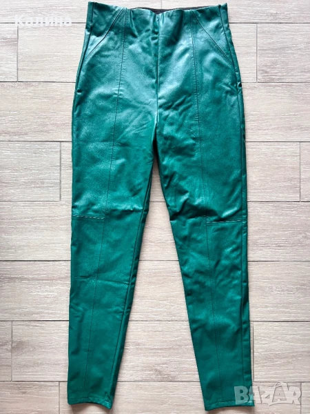 ЧИСТО НОВ Зелен кожен панталон Stradivarius, снимка 1