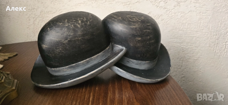 Винтидж авторска дърворезба, подписана– Масивни бомбета., снимка 1