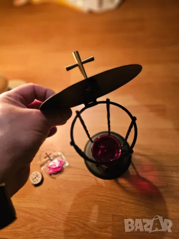 Голямо настолно кандило от ковано желязо, бронз и кръст за да се помолите на Бог Исус Христоси, снимка 6 - Антикварни и старинни предмети - 49786269