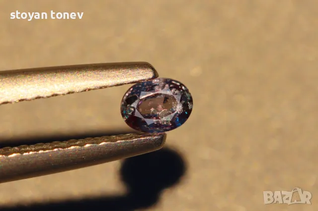 Невераятен бразилски Александрит с топ цвят - 0.145кт.! Сертификат! Нов!, снимка 5 - Бижутерийни комплекти - 49963213