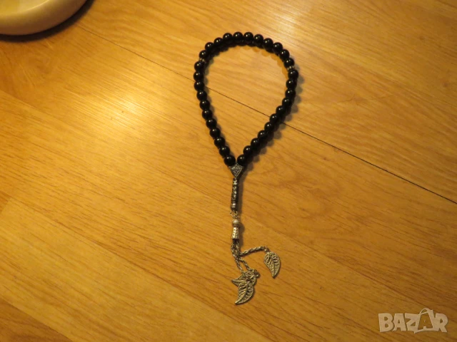 Огромна Старинна османска броеница с черни  зърна и листенца с 33 мъниста турска броеница