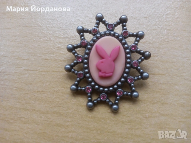 Брошки - Зайчето на Плейбой (Playboy); Флорални мотиви, снимка 4 - Други - 53582048