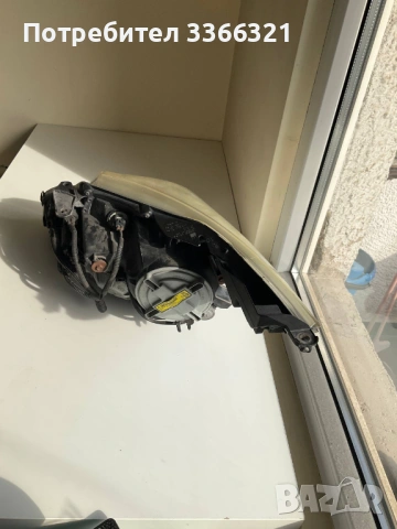 Десен ксенонов фар за Toyota Avensis, снимка 4 - Части - 53708384