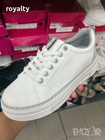 Бели дамски маратонки 