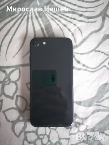 Продавам iphone se 128 GB 2020 година