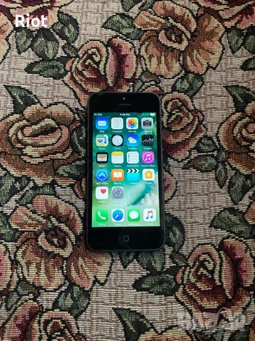 Продавам iPhone 5 