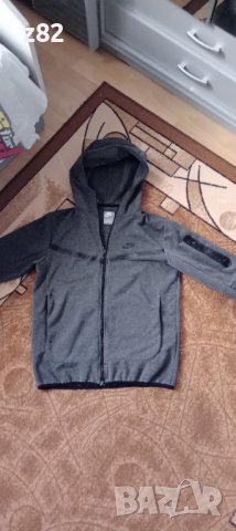 Nike Tech Fleece екип за 14-15 год., снимка 2 - Спортни дрехи, екипи - 42064238