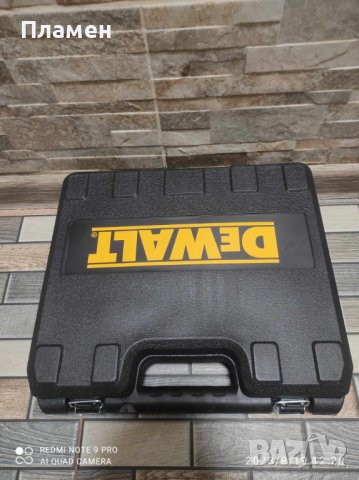 Акумулаторен Винтоверт 24v XR Dewalt с комплект принадлежности , снимка 2 - Куфари с инструменти - 41950043