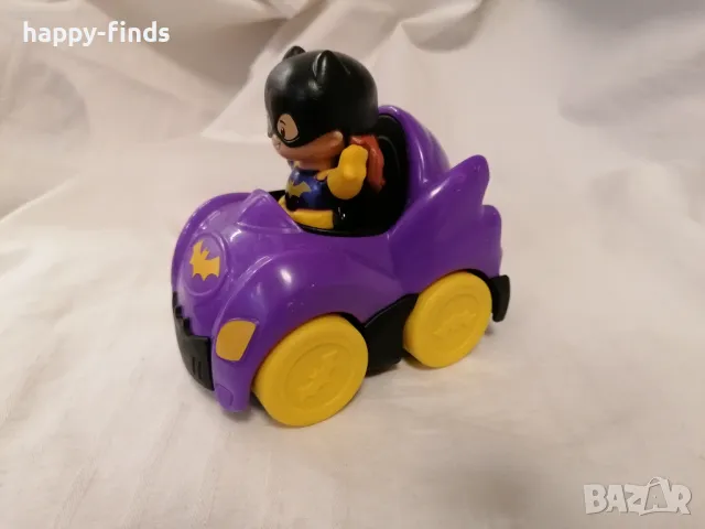 Детска играчка  Fisher-Price Little People DC Super Friends Wheelies 5" включва Batgirl и Batmobile, снимка 3 - Играчки за стая - 50326326