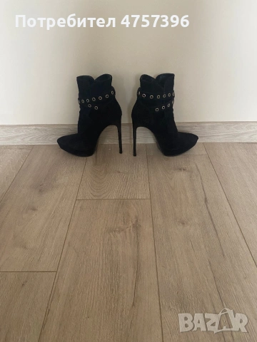 Оригинални Saint Laurent, снимка 7 - Дамски боти - 53741625