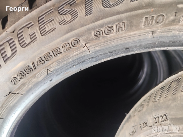 2бр.зимни гуми 235/45/20 Bridgestone, снимка 4 - Гуми и джанти - 52742650