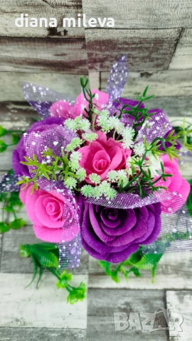 Кашпа с рози от креп хартия!!, снимка 6 - Декорация за дома - 53514968