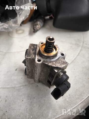 ГОРИВНО-ИНЖЕКЦИОННА ПОМПА A4 B6 2.0FSI AWA 06D127026H, снимка 3 - Части - 51202324