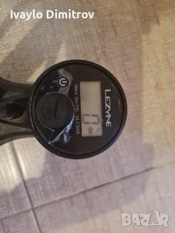 Помпа крачна с манометър LEZYNE SPORT DIGITAL , снимка 3 - Аксесоари за велосипеди - 50807676