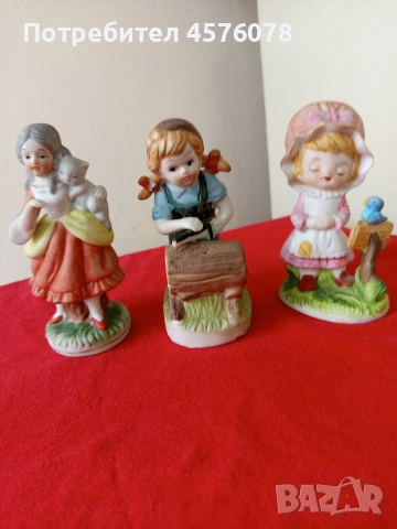 лот от три красиви порцеланови фигури