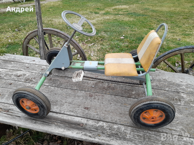 Стара Детска кола с педали, снимка 3 - Антикварни и старинни предмети - 44657861