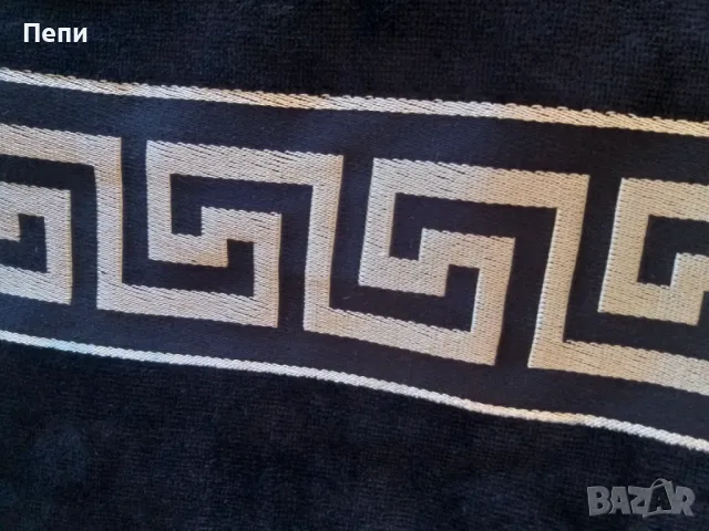 Голяма, луксозна черна хавлия, снимка 3 - Хавлиени кърпи - 48714213