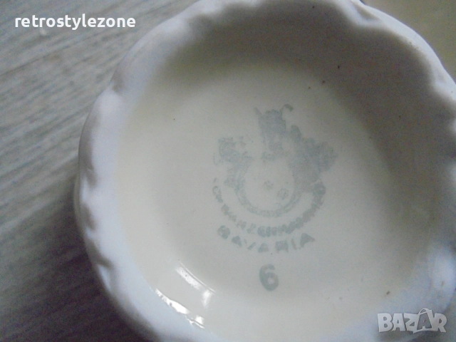 № 8312 Стар порцеланов сервиз Bavaria – чаши и чинийки с цветен декор , снимка 5 - Други ценни предмети - 51947713