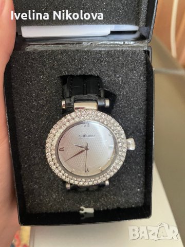 Нов дамски часовник със Сваровски камъчета