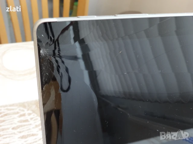 Microsoft Surface Book Gen 1- i7-6600U/RAM 16GB/SSD 512GB/резолюция 3000x2000 с Пукнат екран, снимка 3 - Лаптопи за дома - 50467352