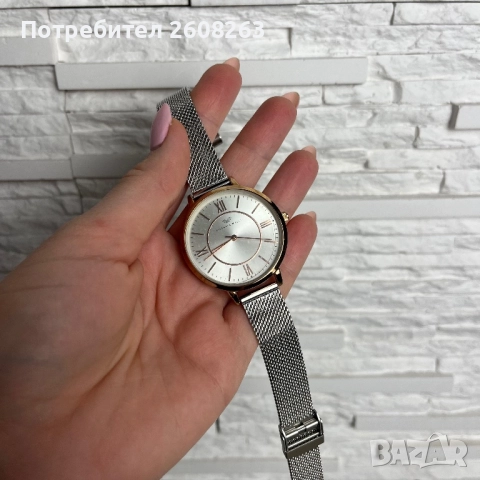 Аналогов часовник Victoria Walls с метална верижка, снимка 2 - Дамски - 52997882