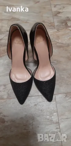 Дамски обувки с висок ток 