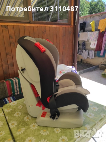 Детска седалка за кола. 