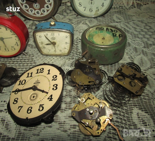 Механични будилници за части, сет , снимка 6 - Антикварни и старинни предмети - 53249099