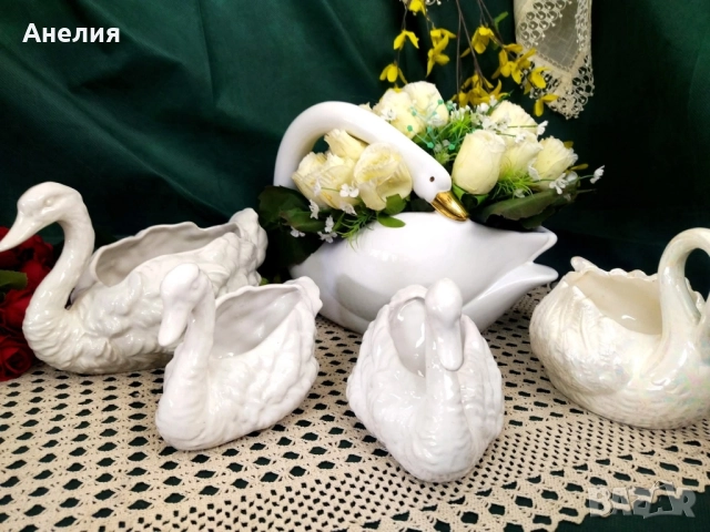 Лебеди кашпи