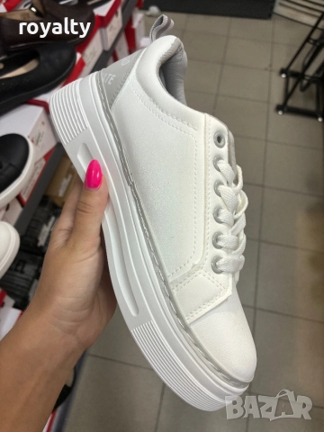 Бели дамски маратонки , снимка 2 - Маратонки - 51723024