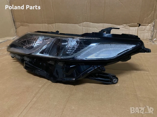 Фар за Тойота Камри Toyota Camry VIII, снимка 2 - Части - 51167791