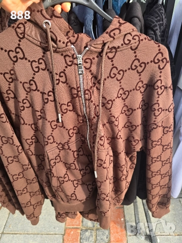 спортни комплекти