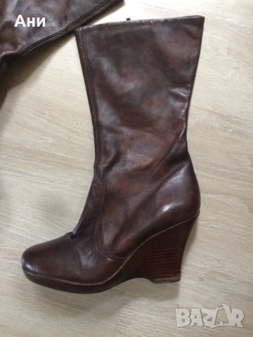 Удобни кафяви ботуши на платформа,естественна кожа.