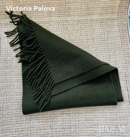 Тъмнозелен кашмирен шал 140см на 28см, снимка 2 - Шалове - 53576238