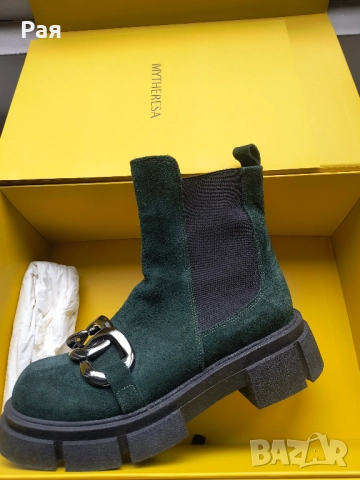 Дамски боти Carinii с ластици от естествен велур в цвят зелен 