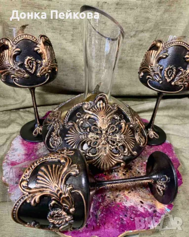 Ръчно изработен сервиз . декантер с три чаши в злато, снимка 4 - Сервизи - 49105699