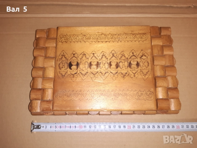 Стара дървена интересна кутия за бижута