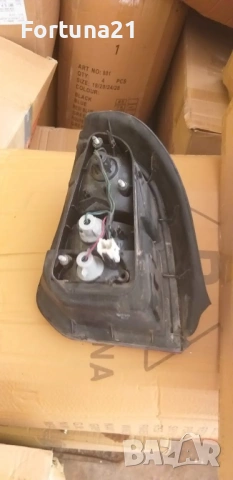 Mitsubishi Colt 1996-1999 - десен стоп оригинален, снимка 2 - Части - 53659826