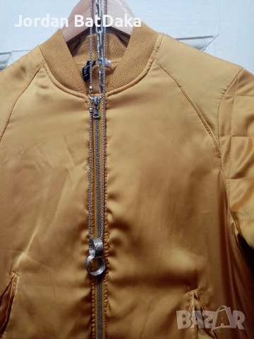 Дамски златен бомбър М#, снимка 2 - Якета - 53497433