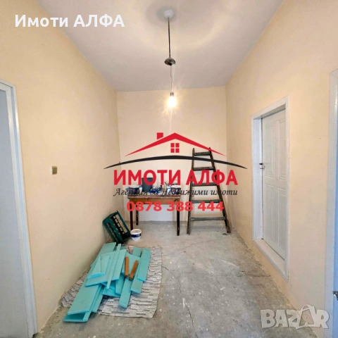 Санирана къща с голям Двор и Гараж! С Нов покрив, след Ремонт, с. Черногорово, снимка 3 - Къщи - 53690560