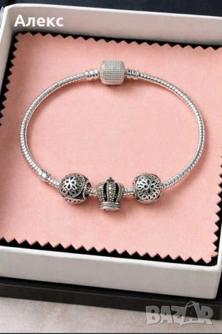 Сребърна гривна + 3 талисманчета + Подарък