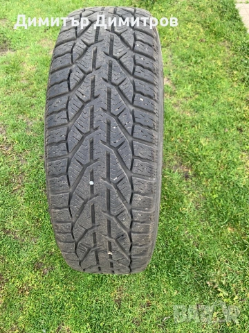 Продавам гуми с алуминиеви джанти.