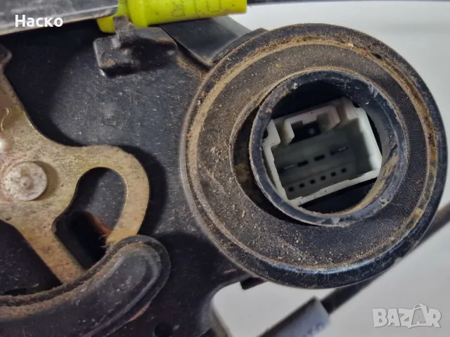 Брава Задна Лява Тойота Корола Версо Toyota Corolla Verso 2000 - 2004 г., снимка 2 - Части - 48580390