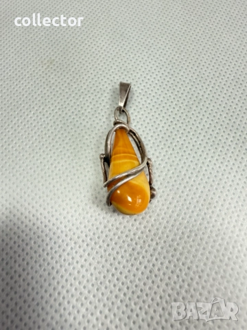 Сребърна висулка с яйчен кехлибар. №7661, снимка 4 - Колиета, медальони, синджири - 52624149