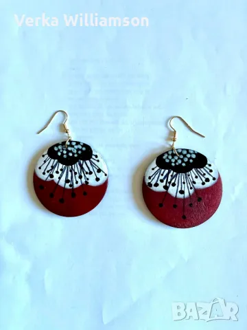 Ръчно рисувани червени дървени обици модел 12