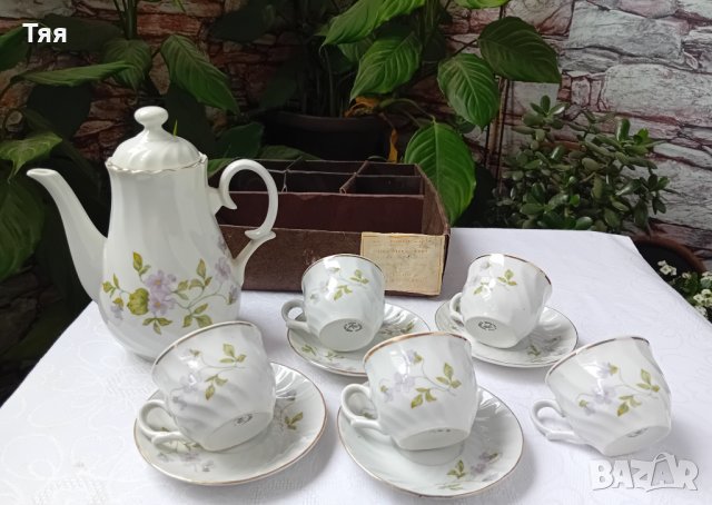 Порцеланов сервиз за кафе с теменужки , снимка 3 - Сервизи - 41485949